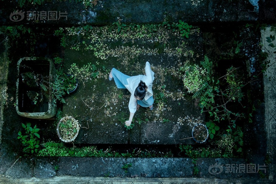 天美麻花星空高清mv