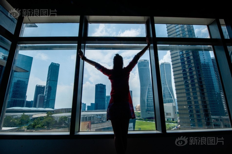 日日干干，老女人逼