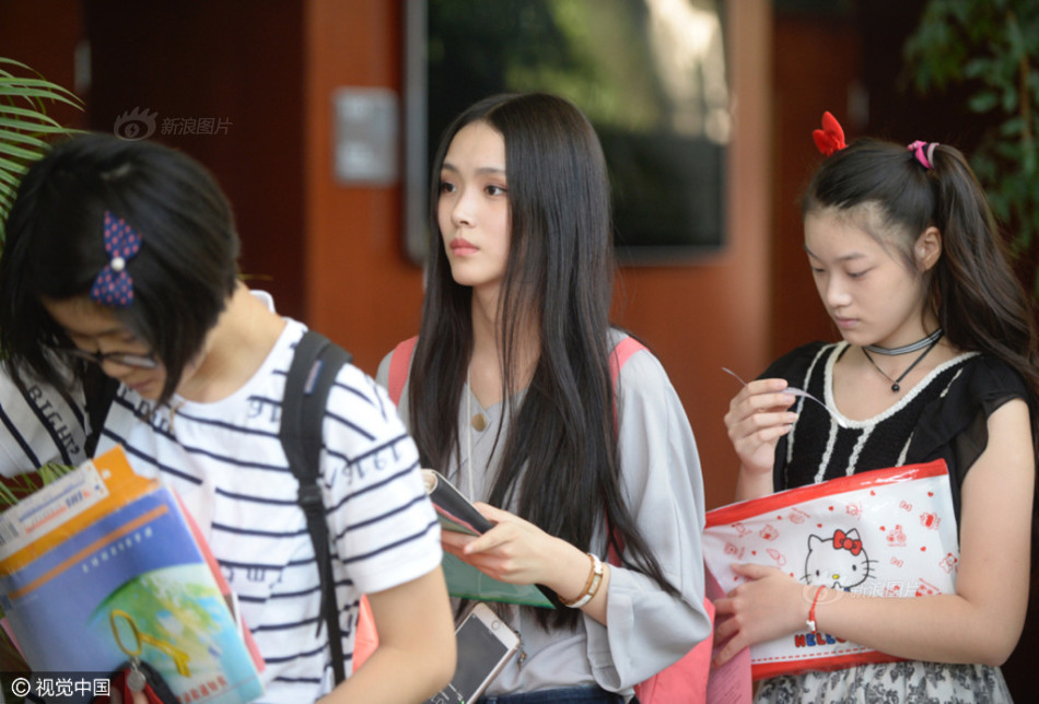 不知火舞和3孩公园h无遮挡