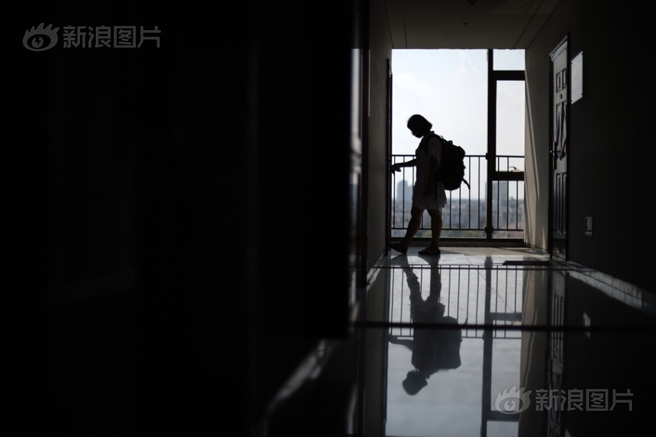 成人黄色免费网站