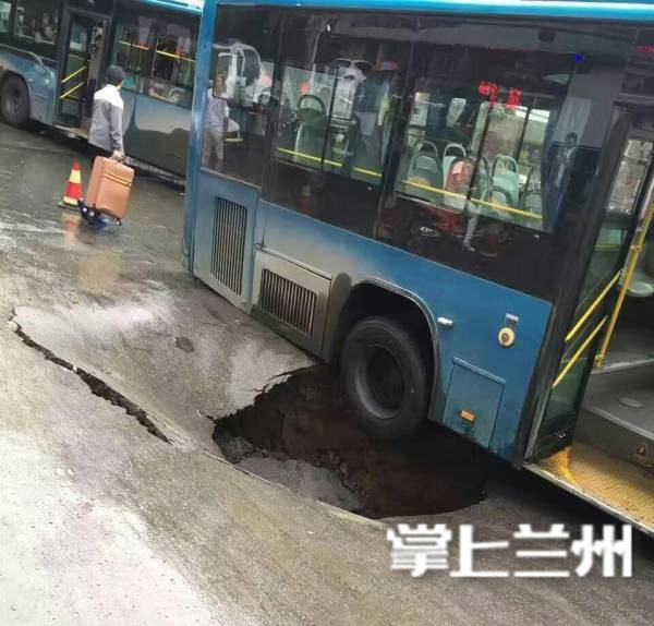 亚洲毛片
