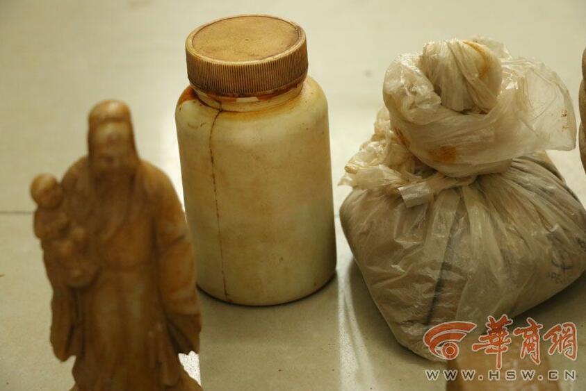美女上厕所黄色片