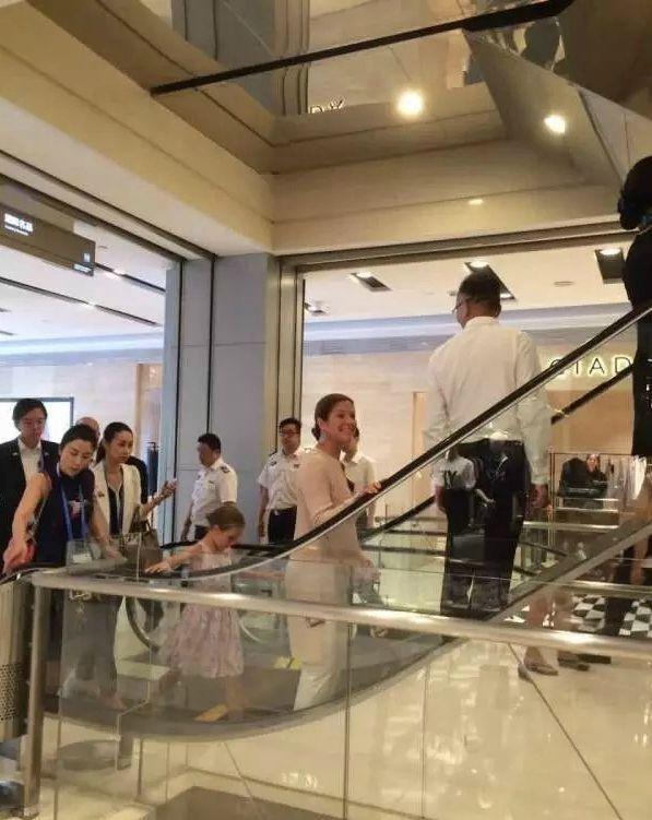 女教师洗澡被学生强弙