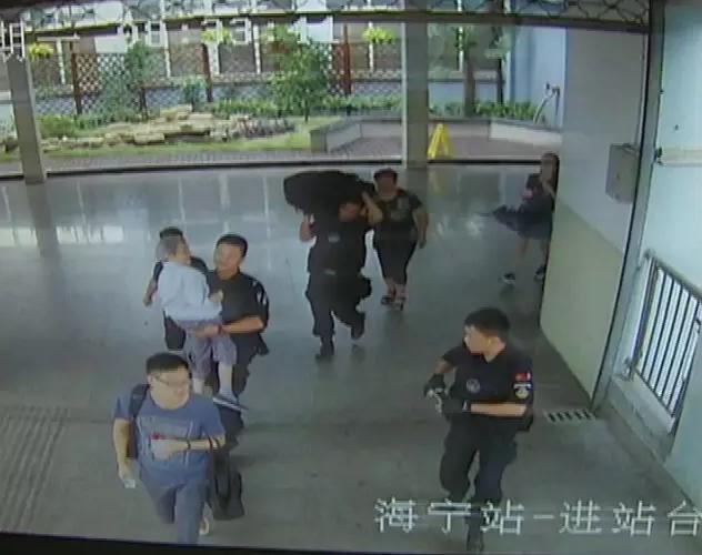 男生女生在一起愁愁愁大全免费