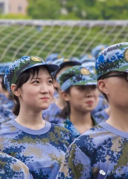 日本72式真人啪啪动图