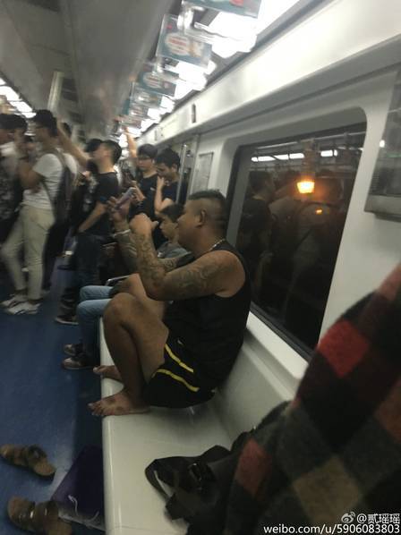 校花扒开 让我   图片