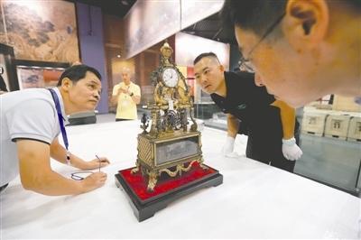 撕丝袜