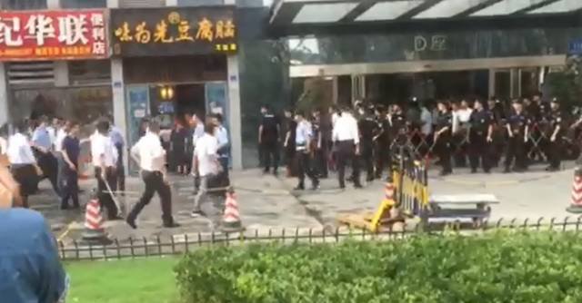 台灣街頭走光