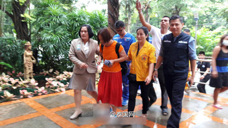 美女露‰100双奶无遮挡
