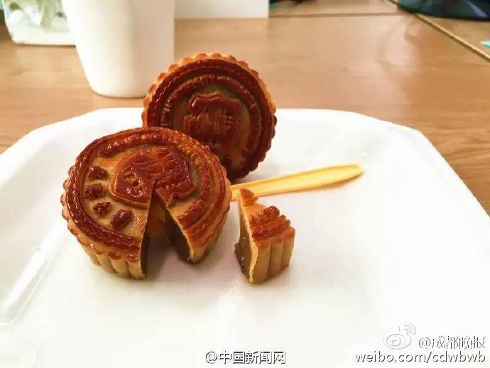 什么都不穿的欧美美女搞黄色网站