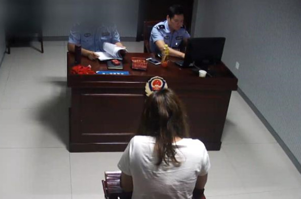 男Ji大巴进入女人身休