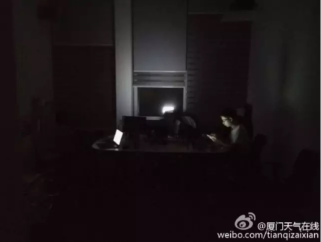 老头老太野外做爰