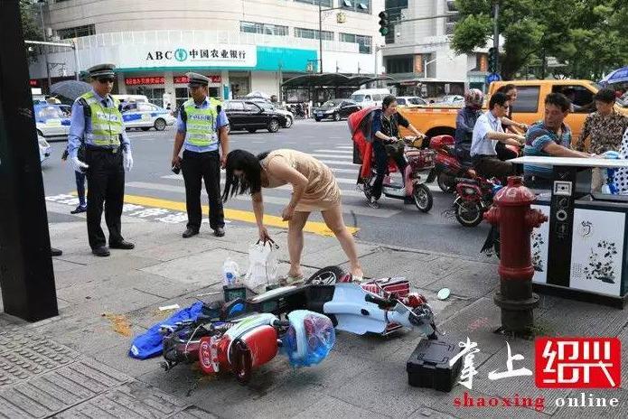 干白胖的大屁股老女人