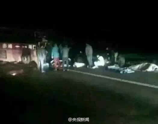 校花扒开 让我 樱花女子