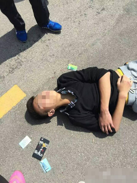 找个黄色朝喷福福利片看看