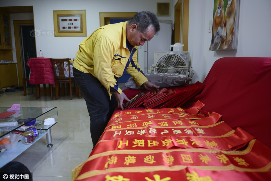 在仓库玩50岁老熟妇