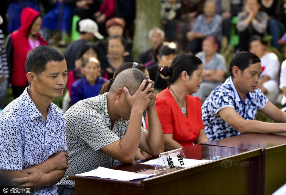 中国帅小伙同性男男裸交