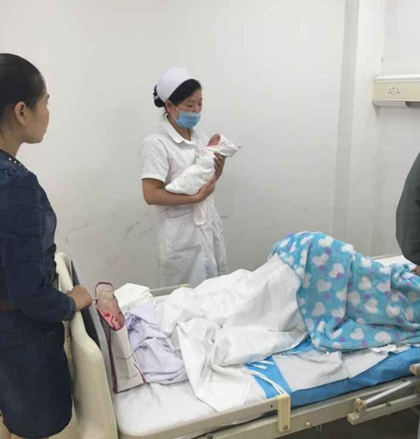 校花扒开 让我   樱樱女子