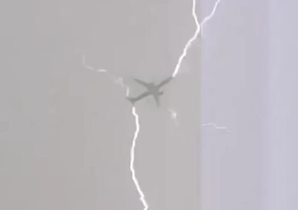 厕所偷拍Fucking