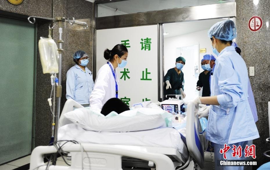 亚洲一区二区三区无码少年