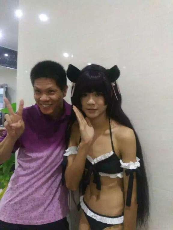 校花大胸奶汁乳流奶水出来
