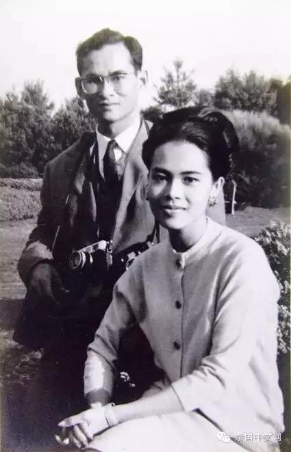国产精自产拍久久久久久蜜