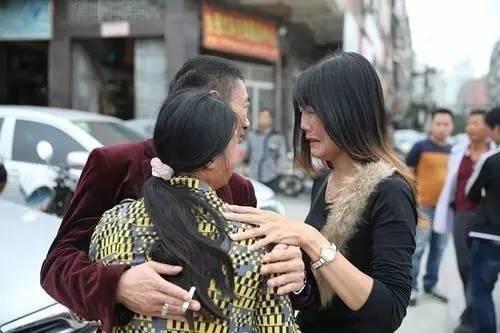 两个男生做酿酿酱酱的小视频