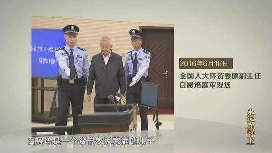 被教官在宿舍里猛C