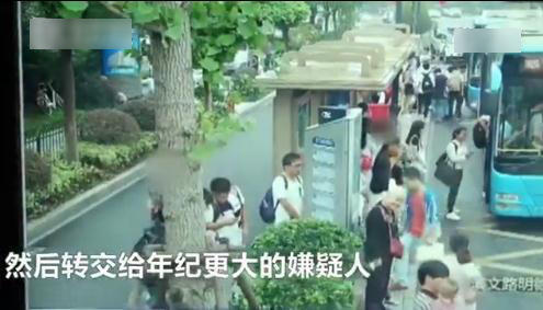 白嫩妇女雪白大白屁
