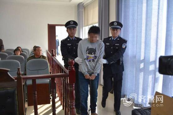 被强行糟蹋的女人A片一区二区