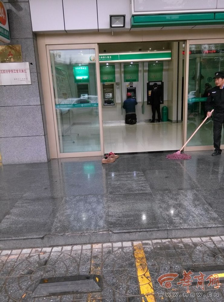 艳妇荡岳丰满交换做爰电影