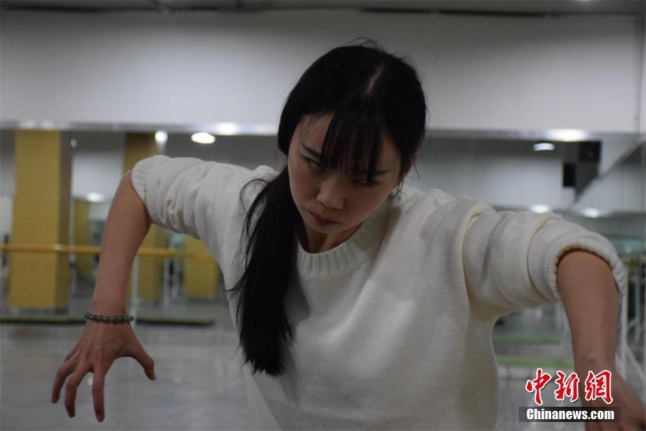 欧美多毛性
