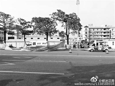 丝袜老师踩我的 出精