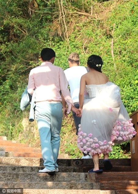 扒掉乳罩秘 虐胸打胸吸奶