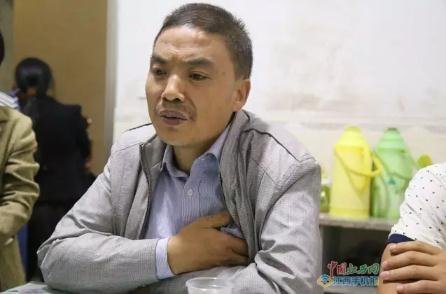 动漫美女裸奶