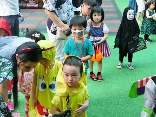 纲手腿法熟练脚法精湛跳舞动作