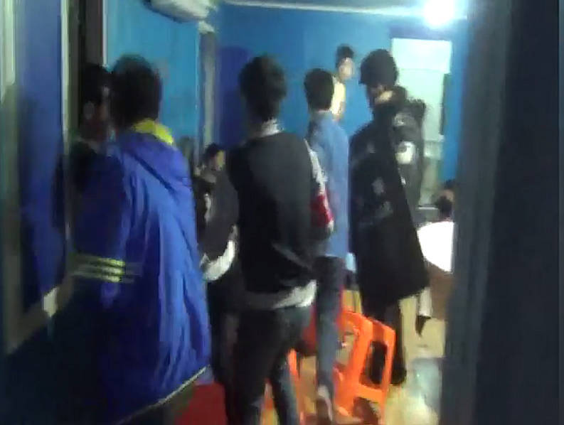 亚洲AV秘 片一区二区三光遇