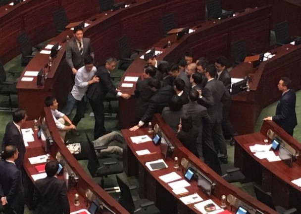 刘亦菲黄色背调教性爱游戏小说全部