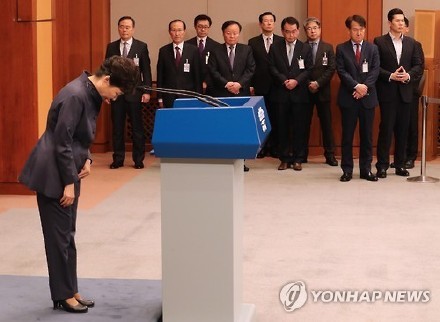 娇妻被邀上台玩多P