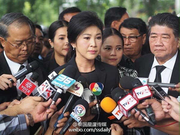 女警脱 给我揉 动漫