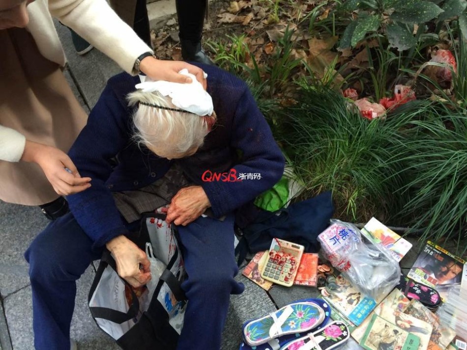 女仆扒开腿秘 让人桶爽换脸