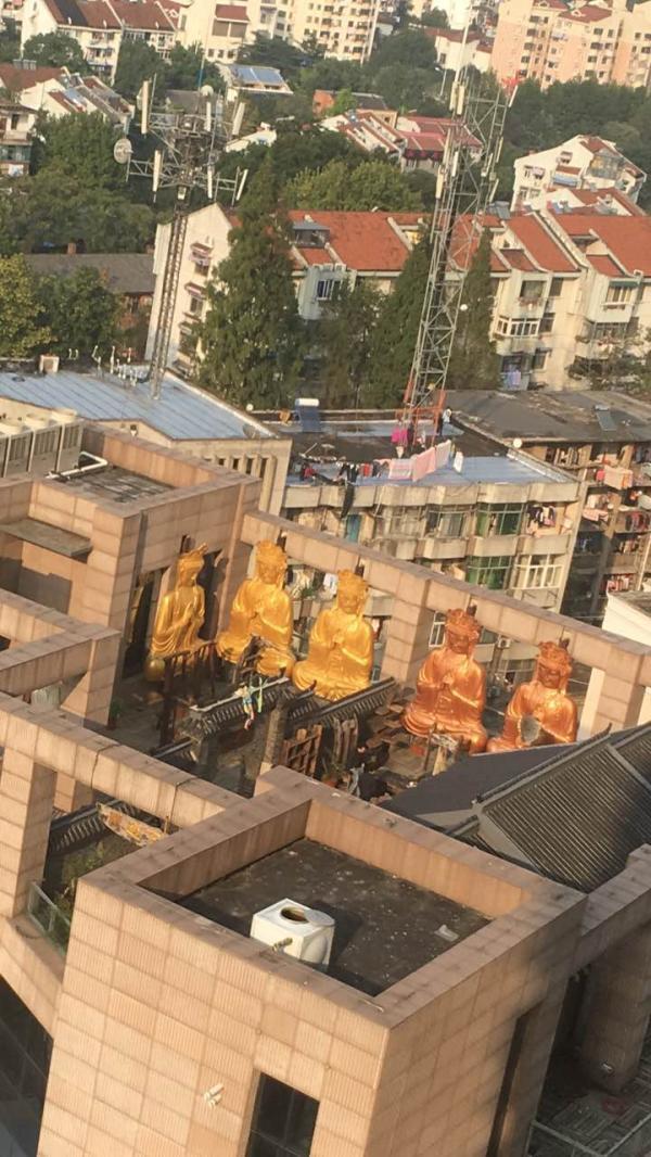 男澡堂偷拍网