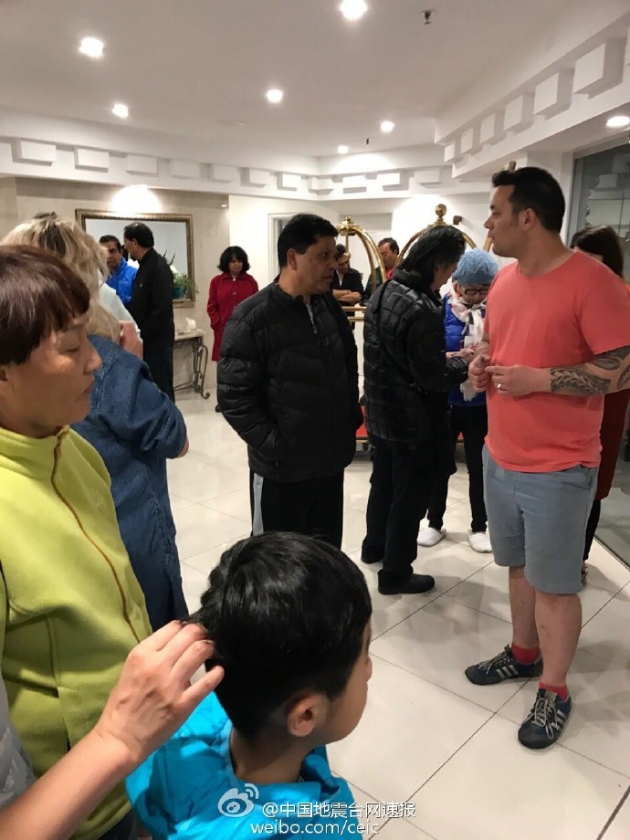 山村大炕乱睡老女人