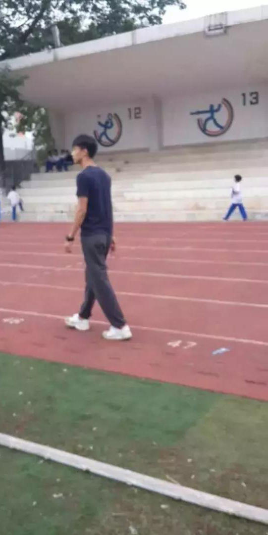男人和美国女人日逼