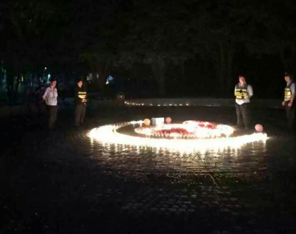 午夜视频在线