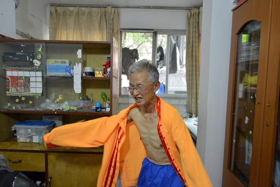 免费人成年激情视频
