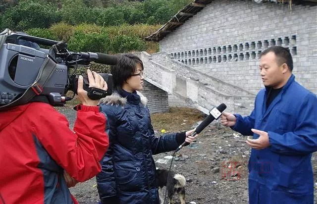 黄P网站：偷拍女生小便视频