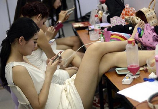 女人脱光正面照黄色三级免费片