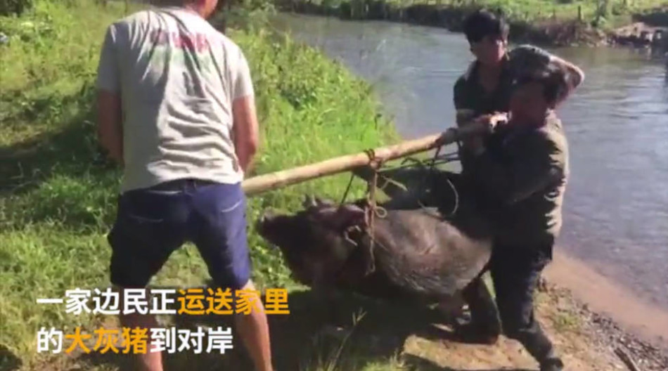 被两个老头又曰又添