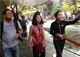 被吃奶胸玩乳尖60分钟